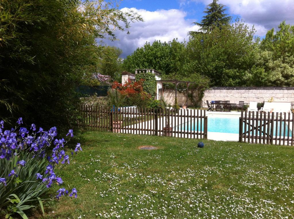 Chambre D' Hotes La Lucasserie Bed & Breakfast Saumur Dış mekan fotoğraf